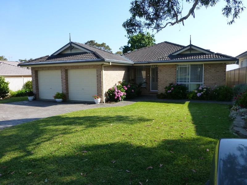 4 Parkside Avenue, Bateau Bay NSW 2261
