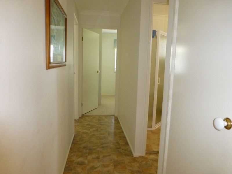 4 Parkside Avenue, Bateau Bay NSW 2261