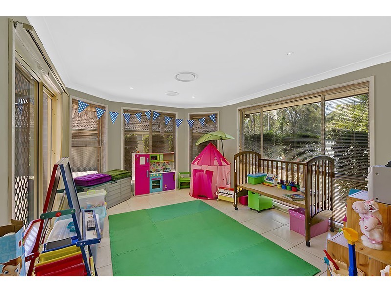 1 Castlereagh Crescent, Bateau Bay NSW 2261