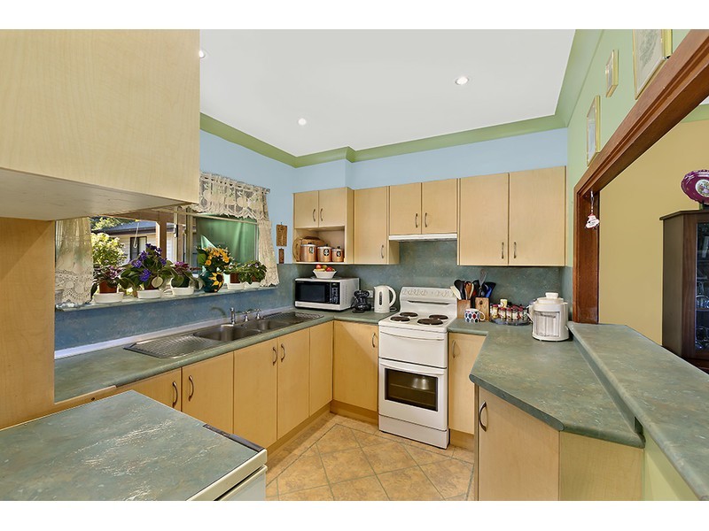 46 Platypus Road, Berkeley Vale NSW 2261