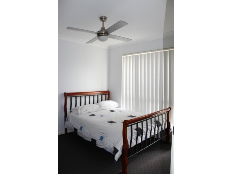 8 Serenity Court, Crestmead QLD 4132