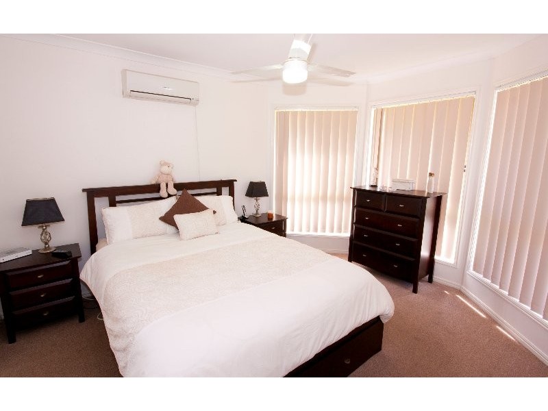 15 Billabong Drive, Crestmead QLD 4132