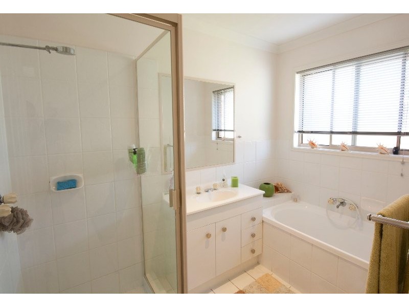 15 Billabong Drive, Crestmead QLD 4132