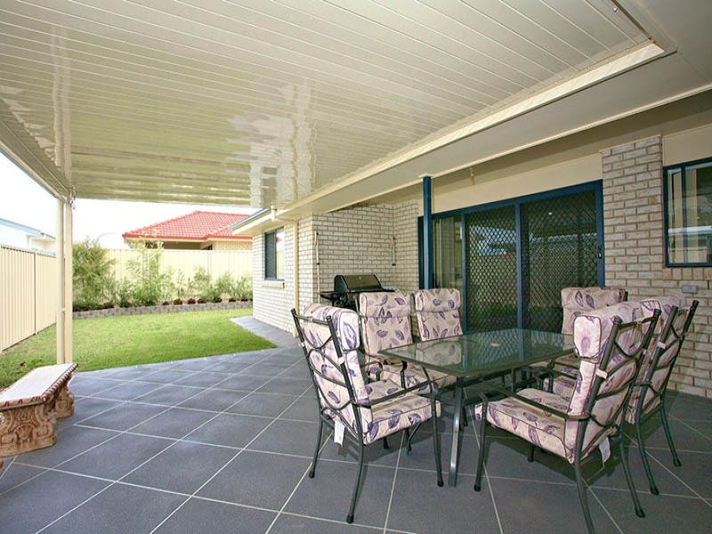 8 Fordham Court, Regents Park QLD 4118