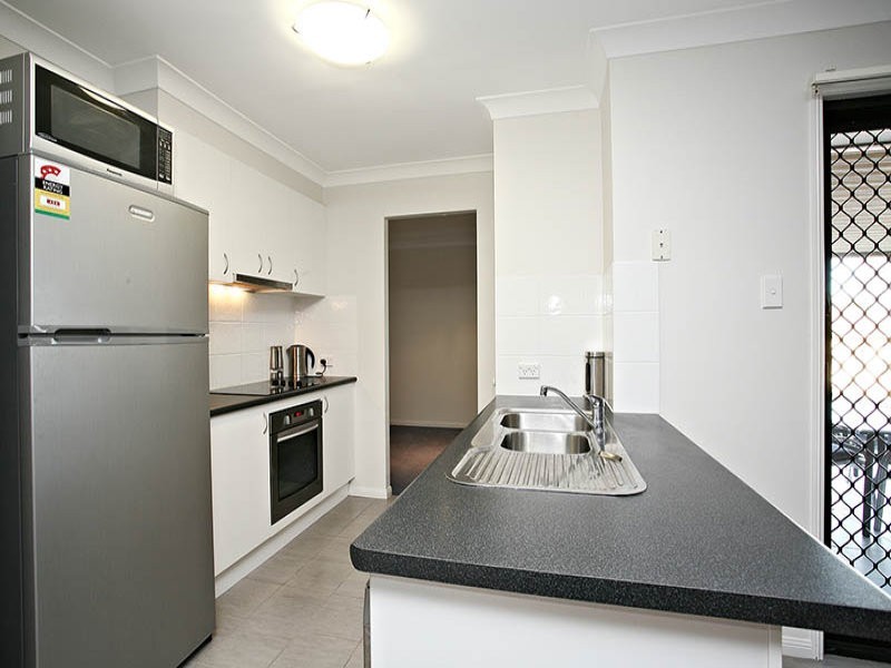 1 Zoe Place, Hillcrest QLD 4118