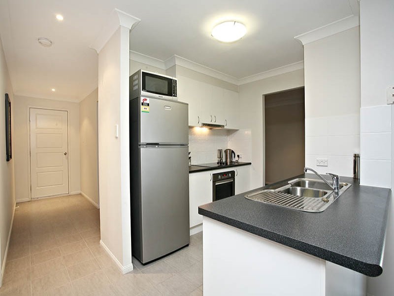 1 Zoe Place, Hillcrest QLD 4118