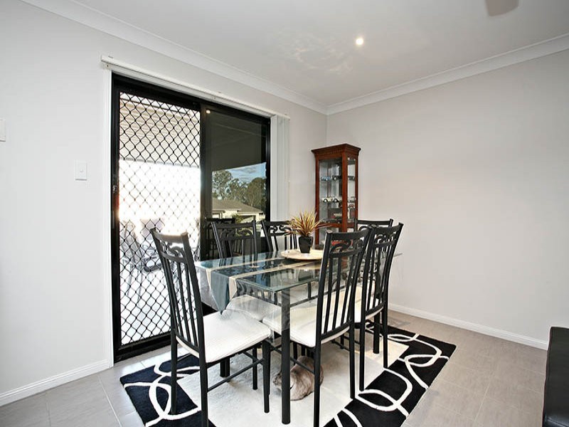 1 Zoe Place, Hillcrest QLD 4118