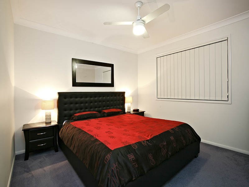 1 Zoe Place, Hillcrest QLD 4118