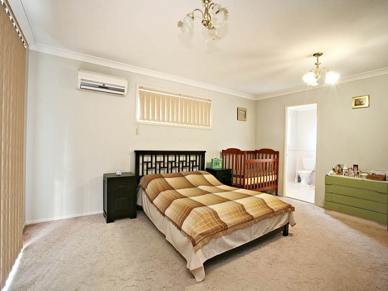 6 Chesterfield Crescent, Kuraby QLD 4112