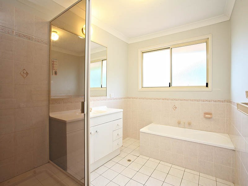 6 Chesterfield Crescent, Kuraby QLD 4112
