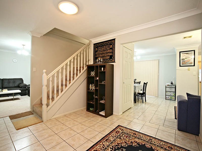 6 Chesterfield Crescent, Kuraby QLD 4112