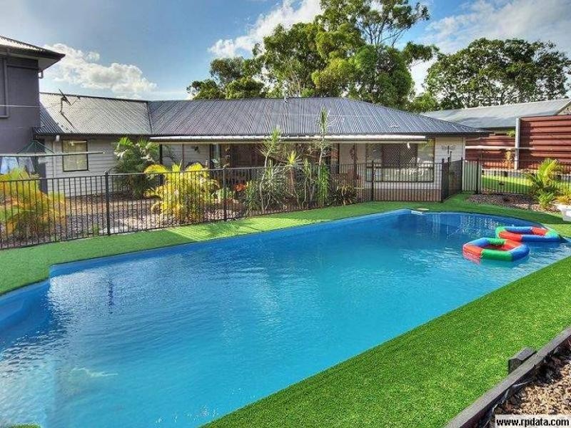 34 Woodlark Crescent, Parkinson QLD 4115