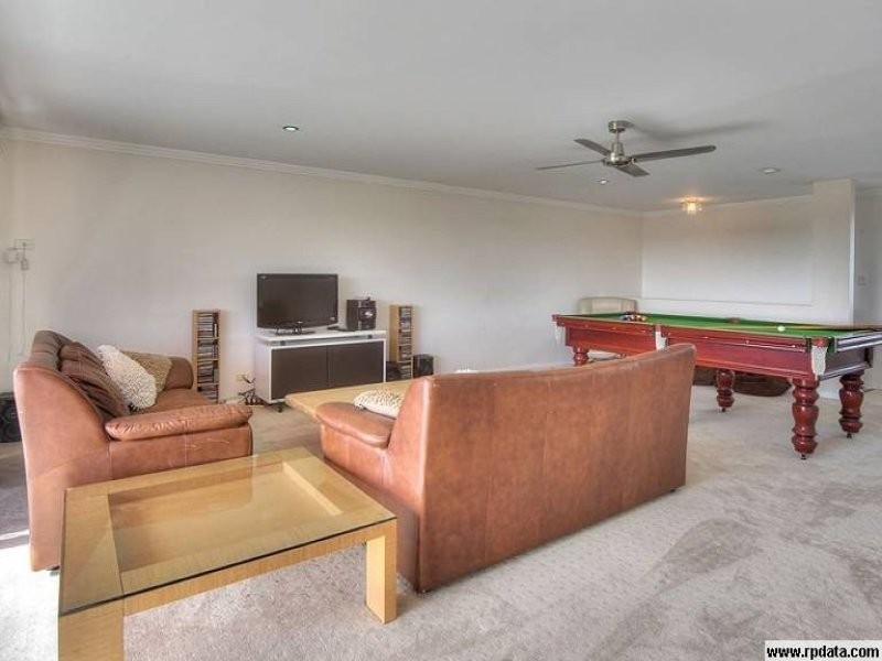 34 Woodlark Crescent, Parkinson QLD 4115
