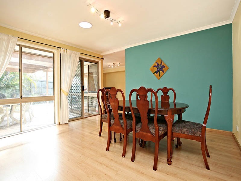 60 Parkroyal Crescent, Regents Park QLD 4118