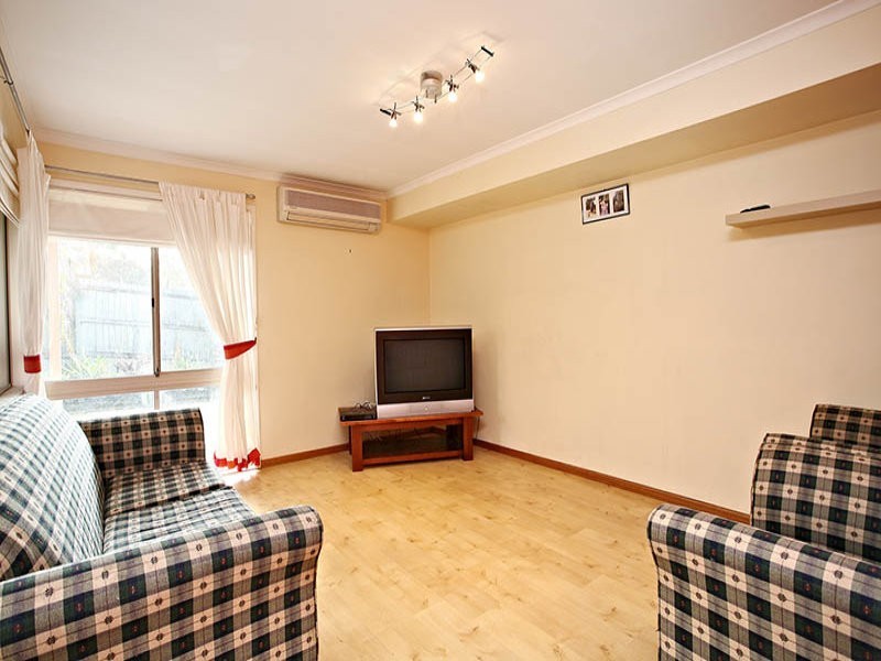 60 Parkroyal Crescent, Regents Park QLD 4118