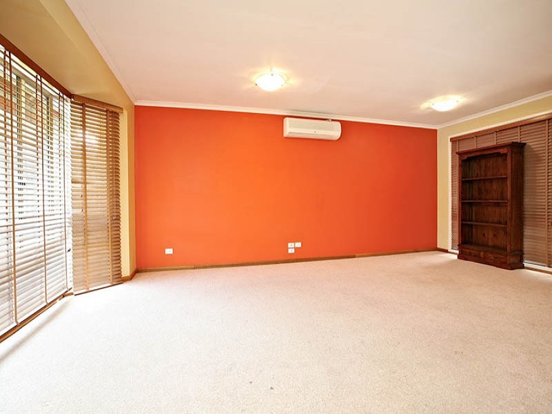 60 Parkroyal Crescent, Regents Park QLD 4118