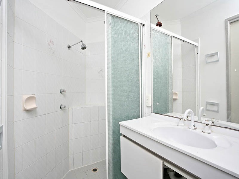 60 Parkroyal Crescent, Regents Park QLD 4118