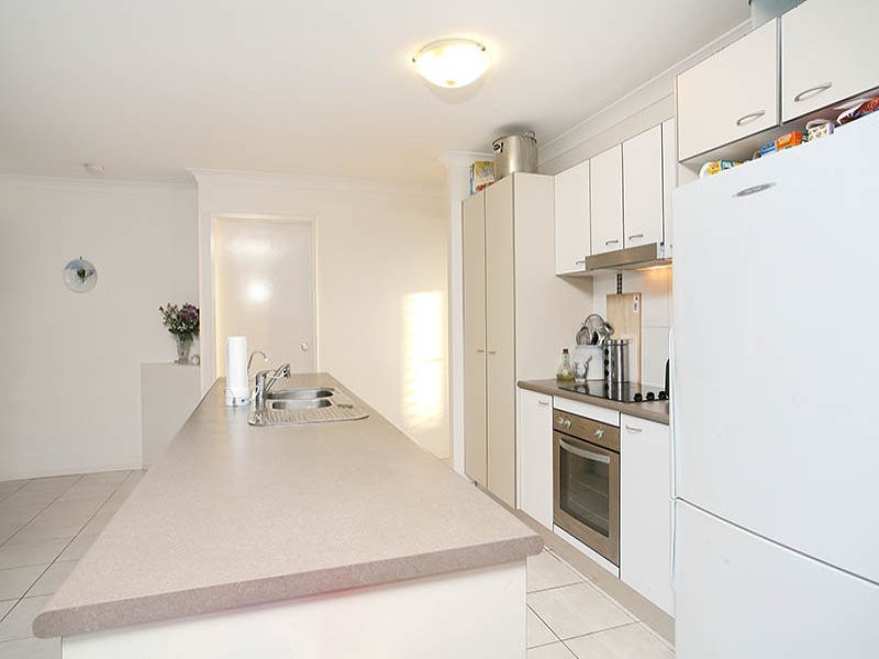 11 Coolum Court, Regents Park QLD 4118