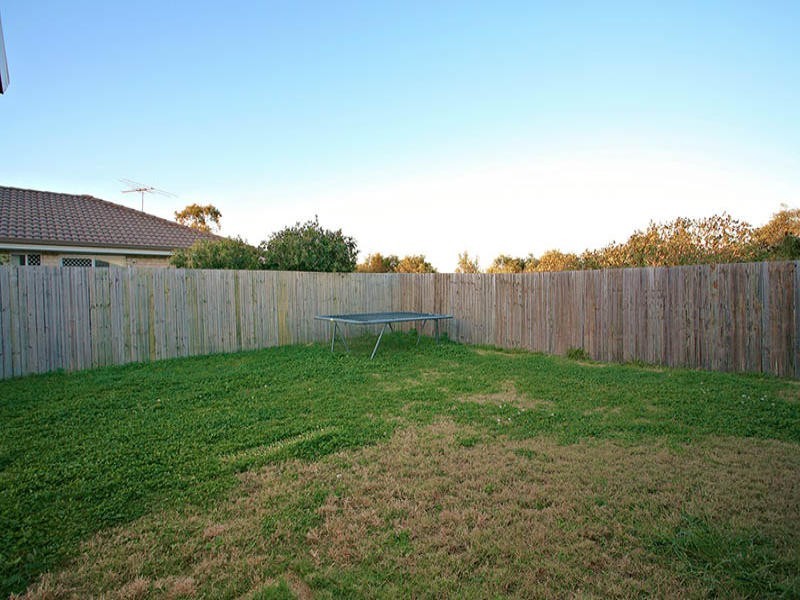 11 Coolum Court, Regents Park QLD 4118