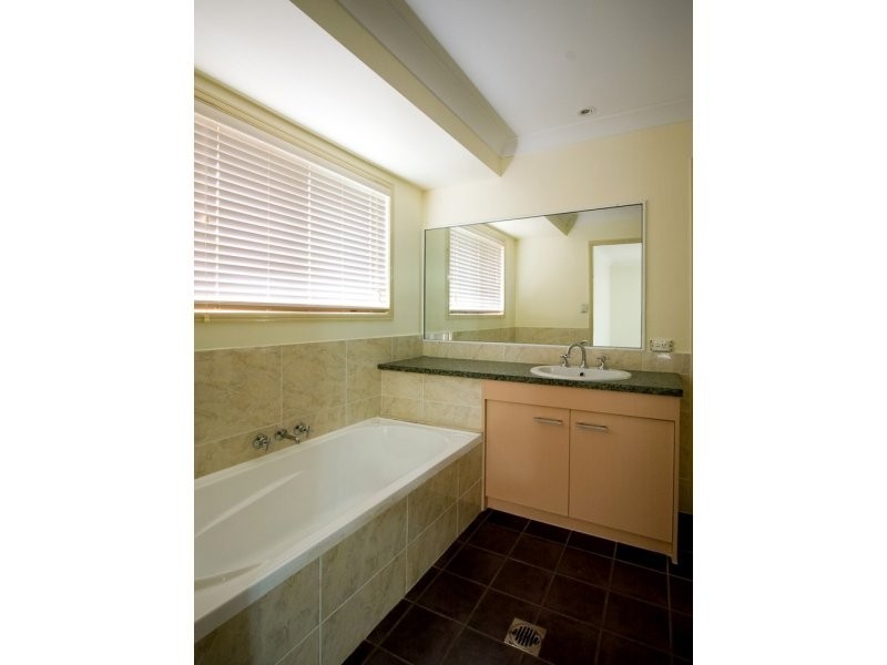 6 Ryan Street, Loganlea QLD 4131