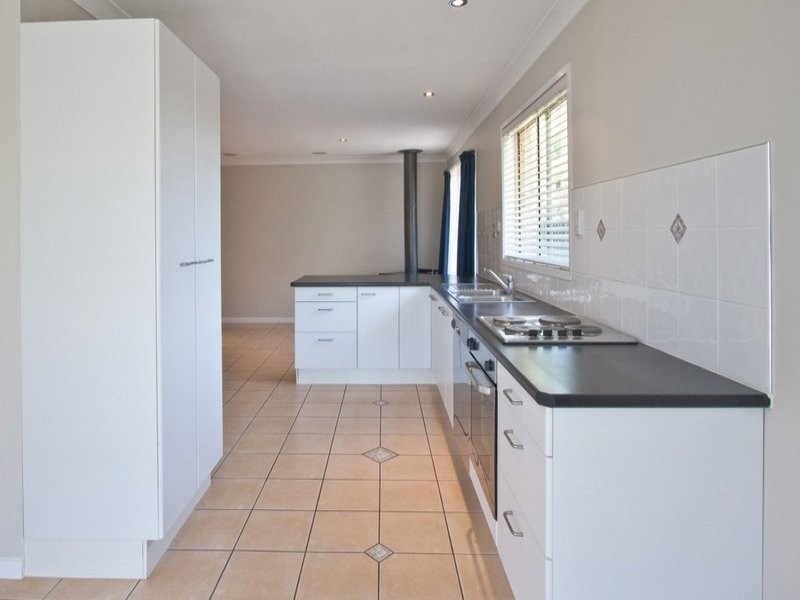 16 Lycoris Street, Crestmead QLD 4132