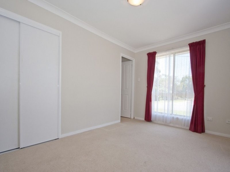 16 Lycoris Street, Crestmead QLD 4132