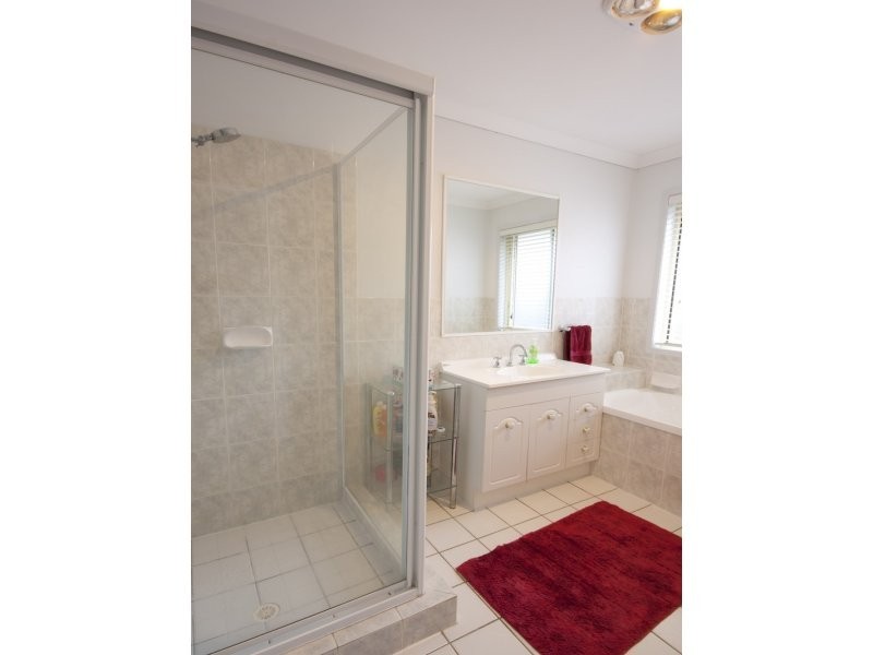 8 Chancellor Circuit, Meadowbrook QLD 4131