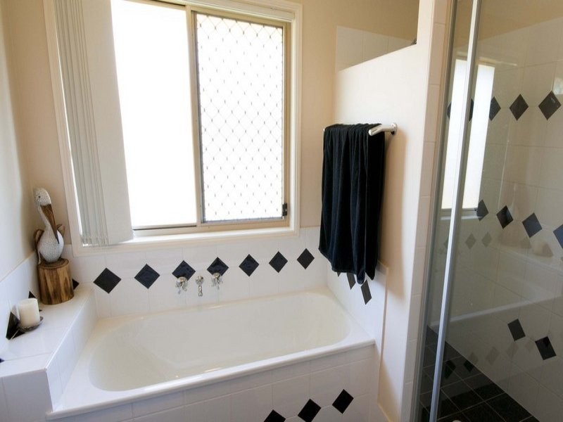 33 Lifestyle Close, Waterford West QLD 4133