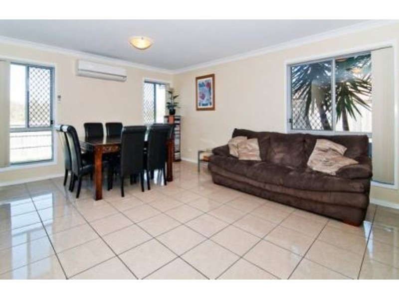 Regents Park QLD 4118