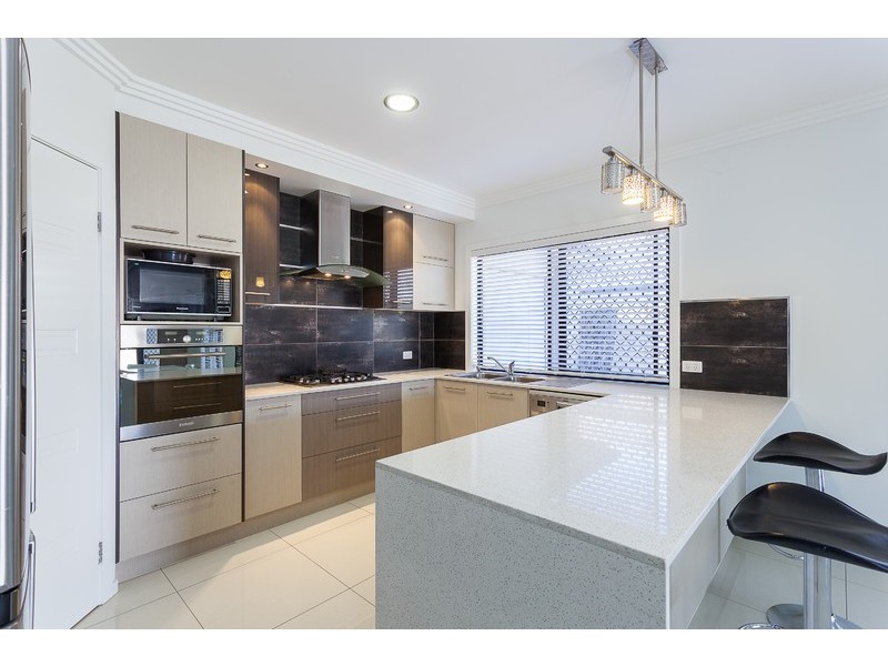 25 Kenilworth Crescent, Waterford QLD 4133