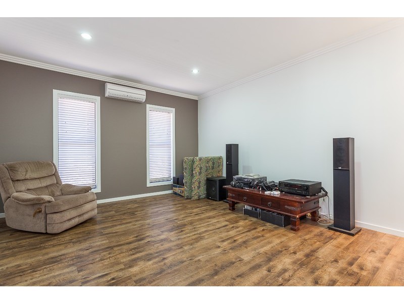 25 Kenilworth Crescent, Waterford QLD 4133