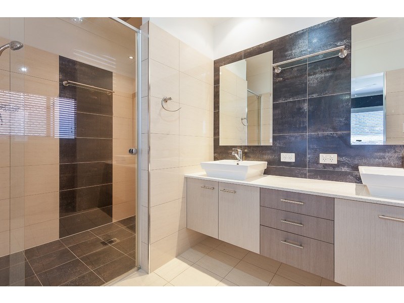 25 Kenilworth Crescent, Waterford QLD 4133