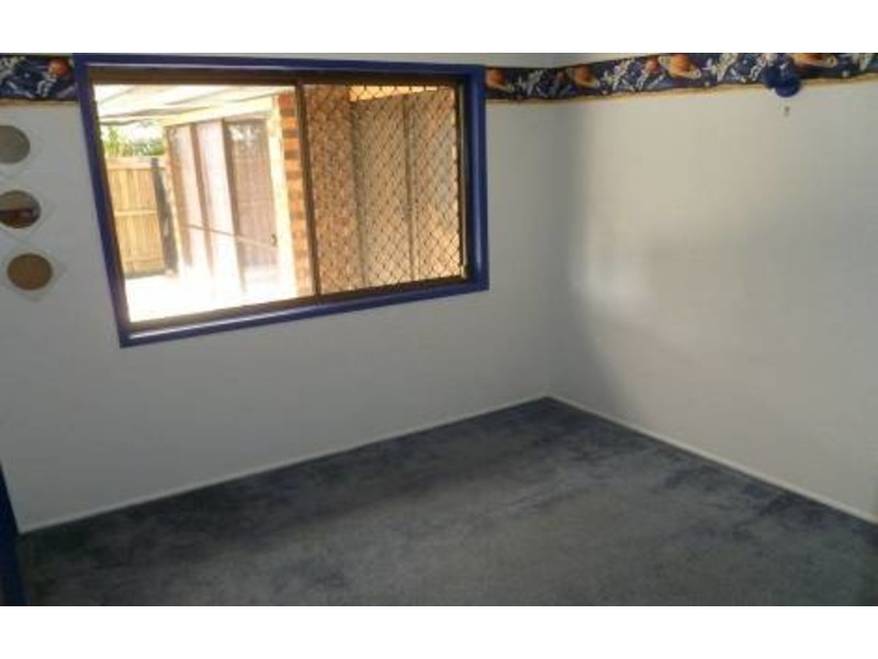 8 Hakari Street, Crestmead QLD 4132