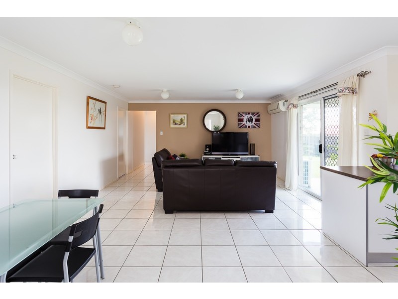 6 Delaforce Street, Regents Park QLD 4118