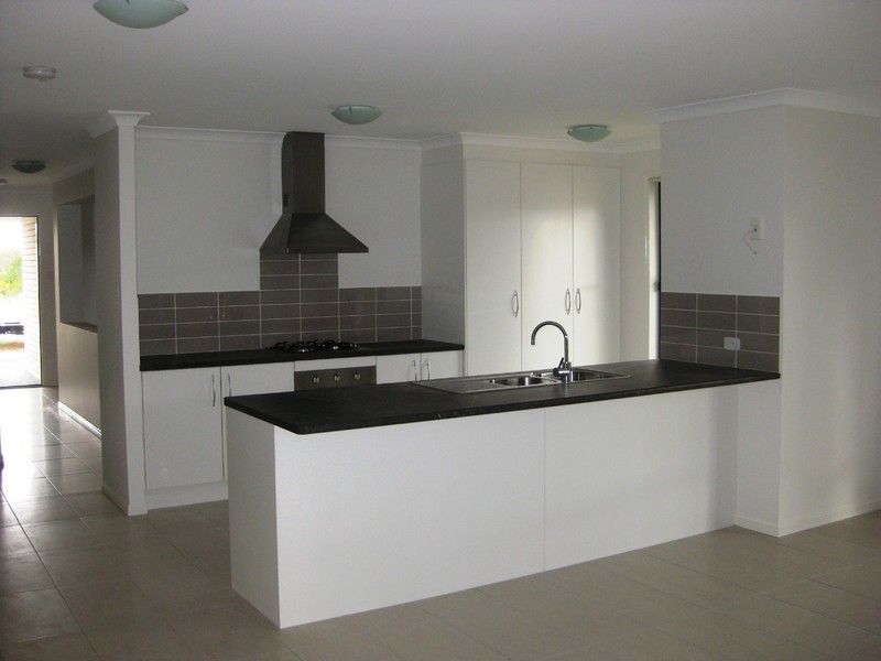 4 Airedale Court, Marsden QLD 4132