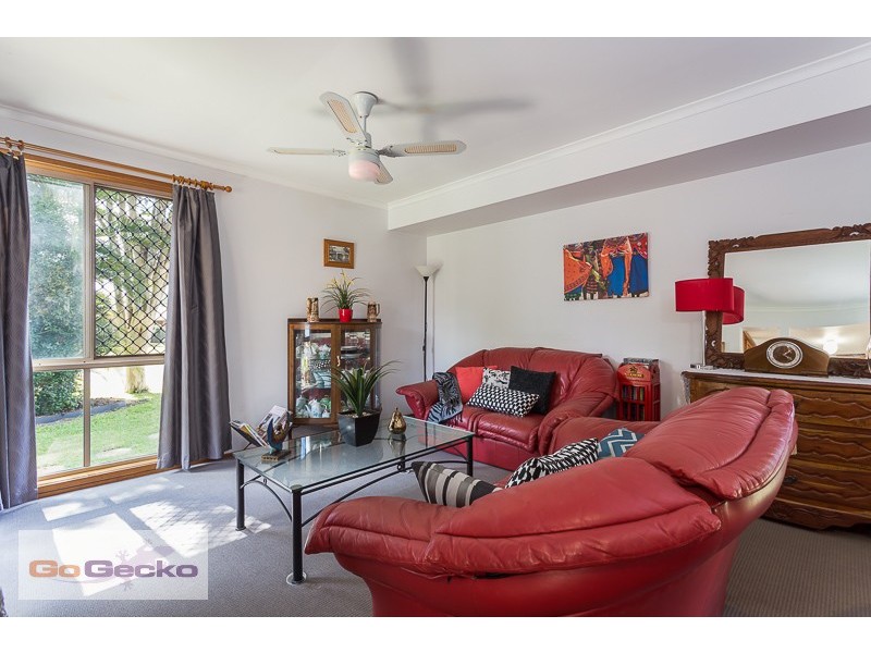 5 Bron Court, Loganlea QLD 4131