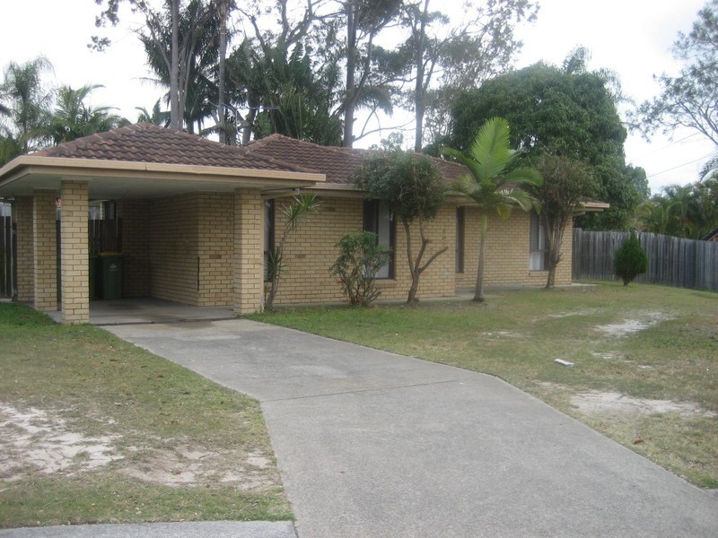 8 Regency Drive, Regents Park QLD 4118