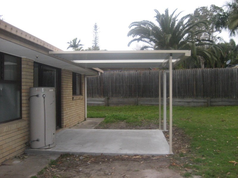 8 Regency Drive, Regents Park QLD 4118