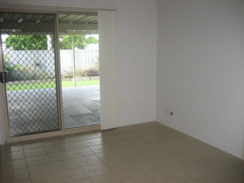 8 Melnik Drive, Loganlea QLD 4131