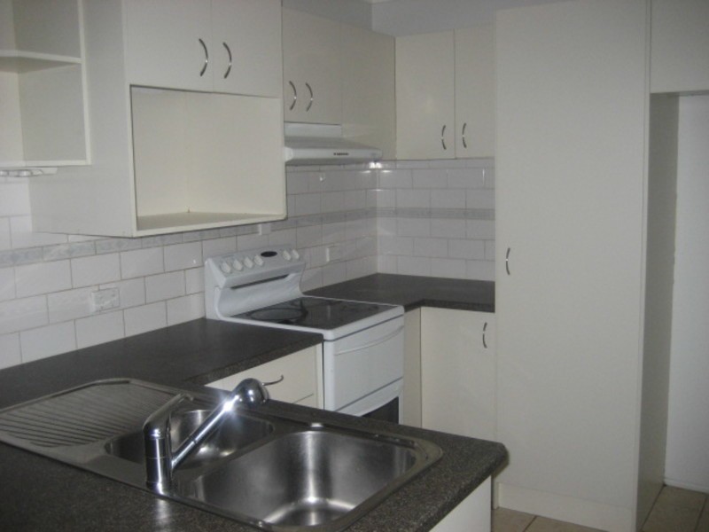 8 Melnik Drive, Loganlea QLD 4131