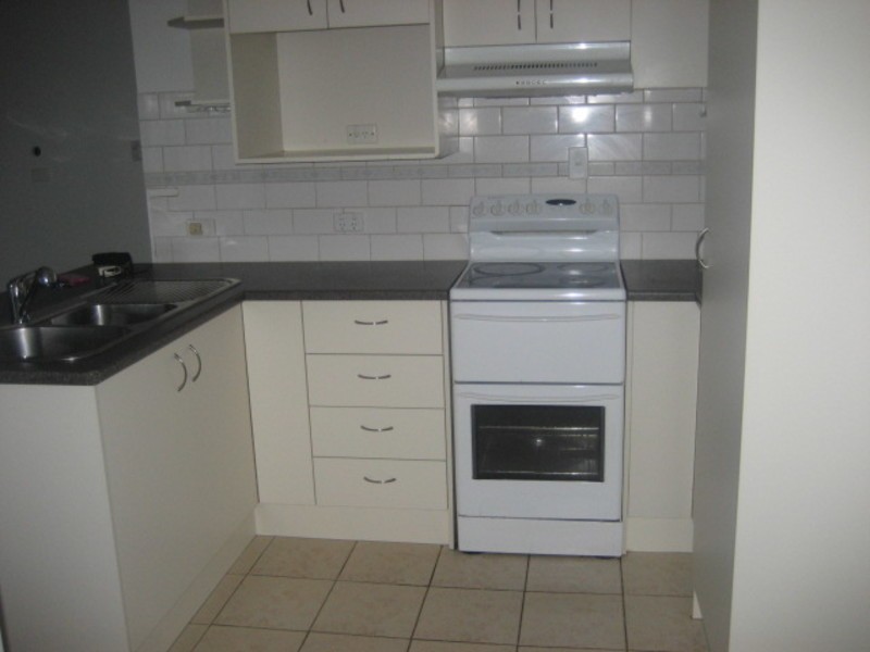 8 Melnik Drive, Loganlea QLD 4131