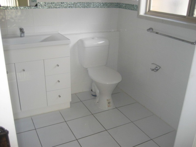 8 Melnik Drive, Loganlea QLD 4131