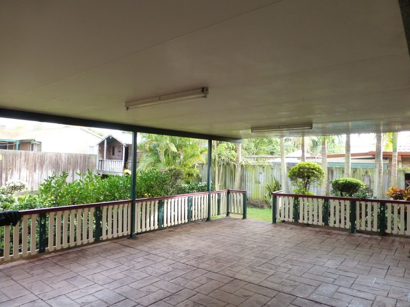 83 Federation Drive, Hillcrest QLD 4118