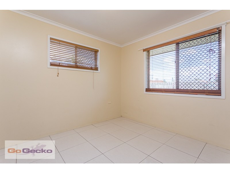 10 Shiraz Court, Kingston QLD 4114