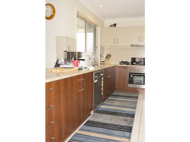2 Lucy Street, Marsden QLD 4132