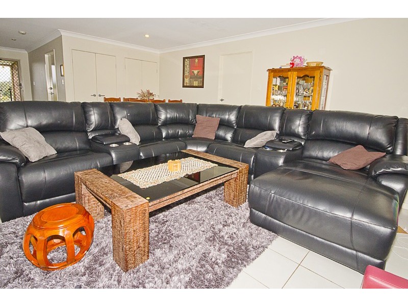 2 Lucy Street, Marsden QLD 4132