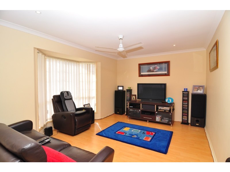 12 Paddies Crescent, Crestmead QLD 4132