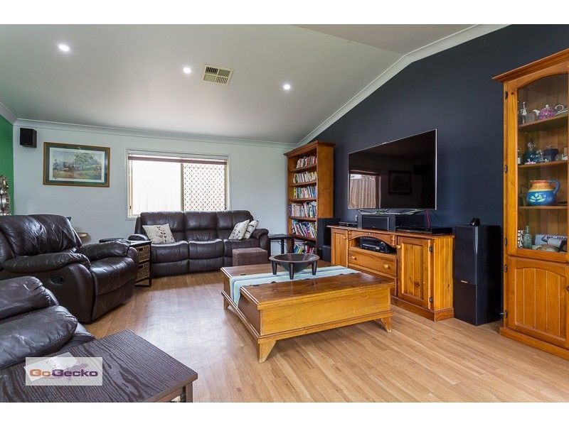 13 Learmonth Court, Hillcrest QLD 4118