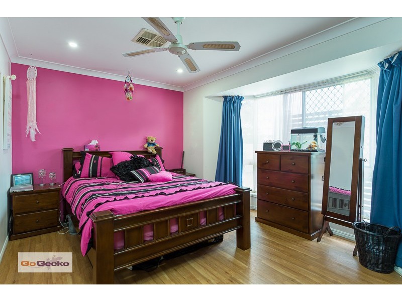 13 Learmonth Court, Hillcrest QLD 4118