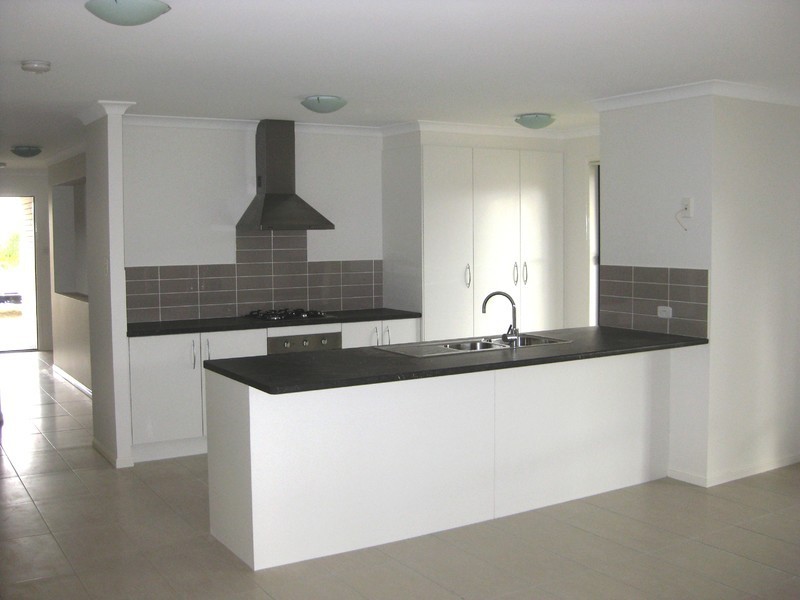 4 Airedale Court, Marsden QLD 4132